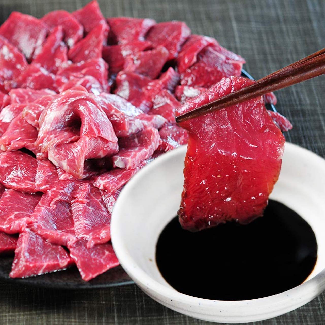 新鮮馬刺し プレミアム上赤身  個食包装 500gパック （50g×10P）衛生検査合格品 馬刺し専用醤油・しょうが・にんにく付き